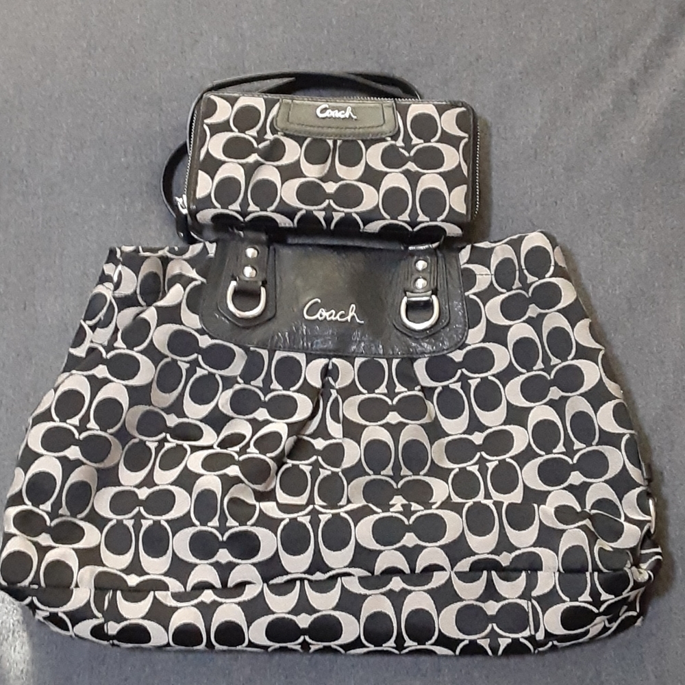 Coach Ashley signature black